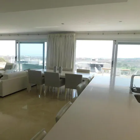 Avalon Penthouse, Daire *